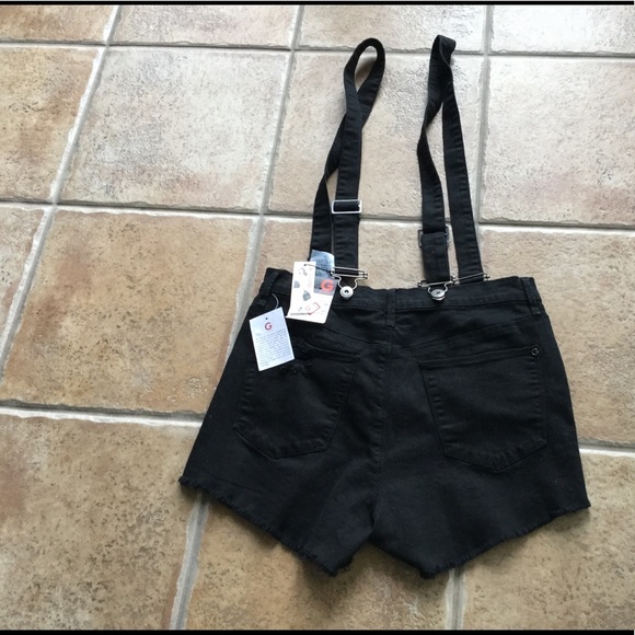 Guess Shorts - Picture 5 of 5